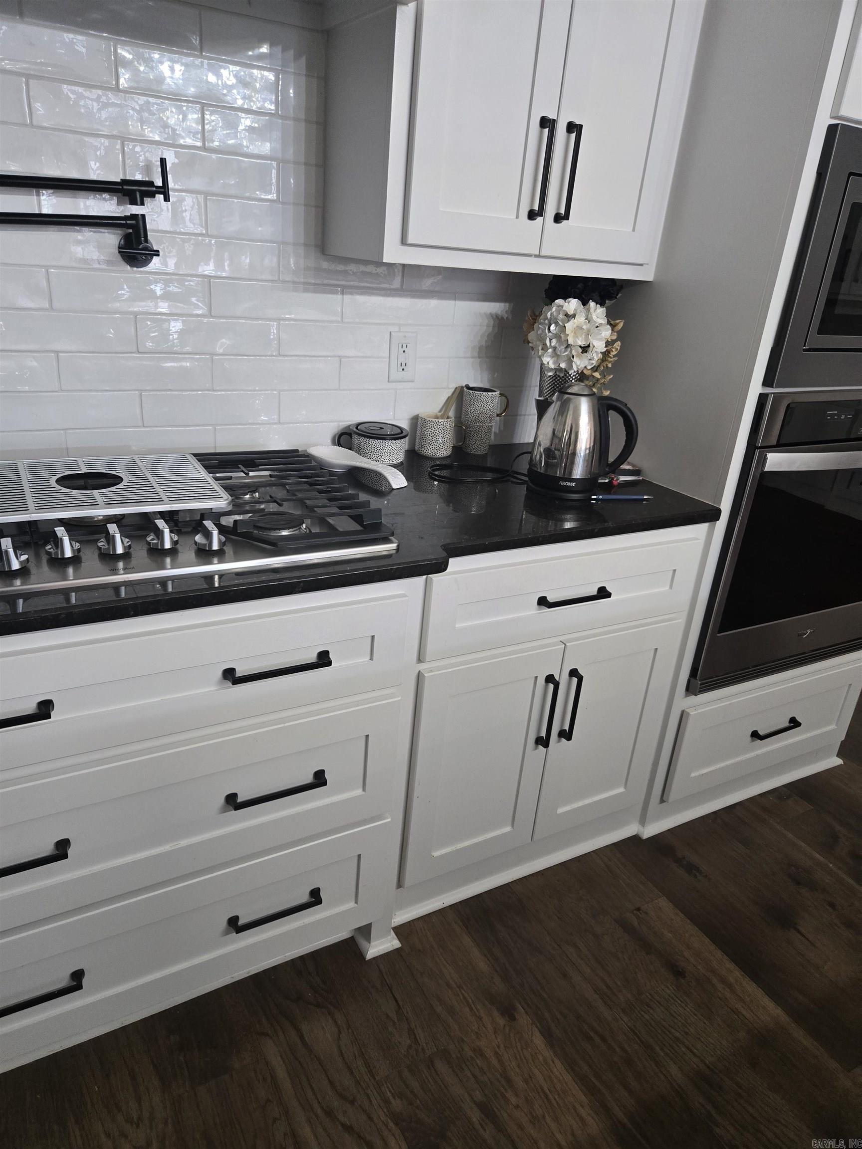 THE WOODS OF HURRICANE LAKE ESTA - Residential