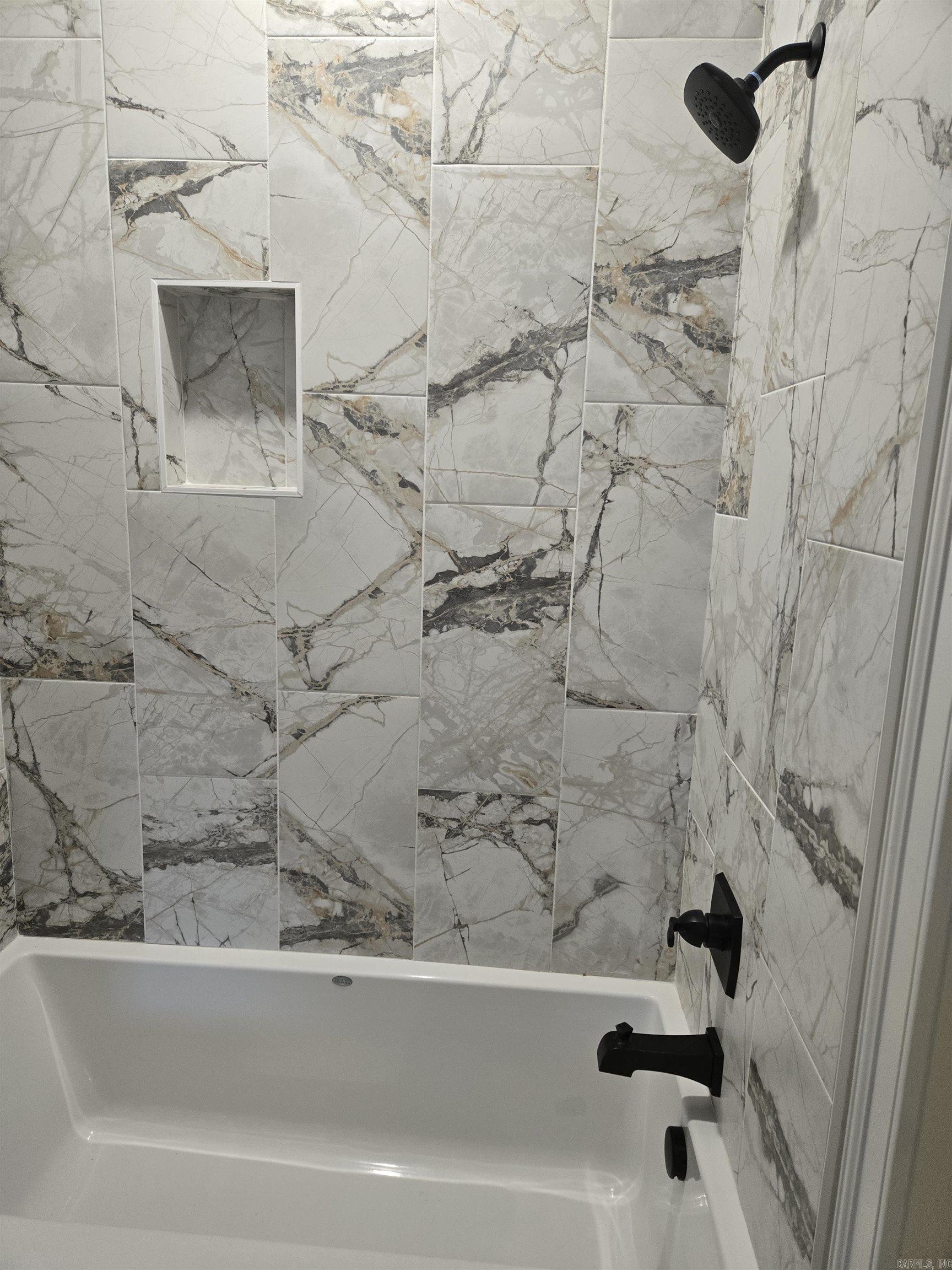 THE WOODS OF HURRICANE LAKE ESTA - Residential