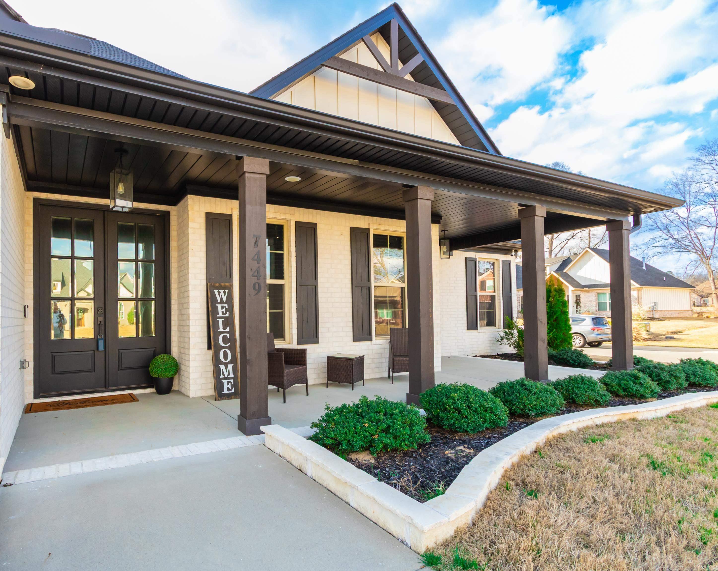 THE WOODS OF HURRICANE LAKE ESTA - Residential