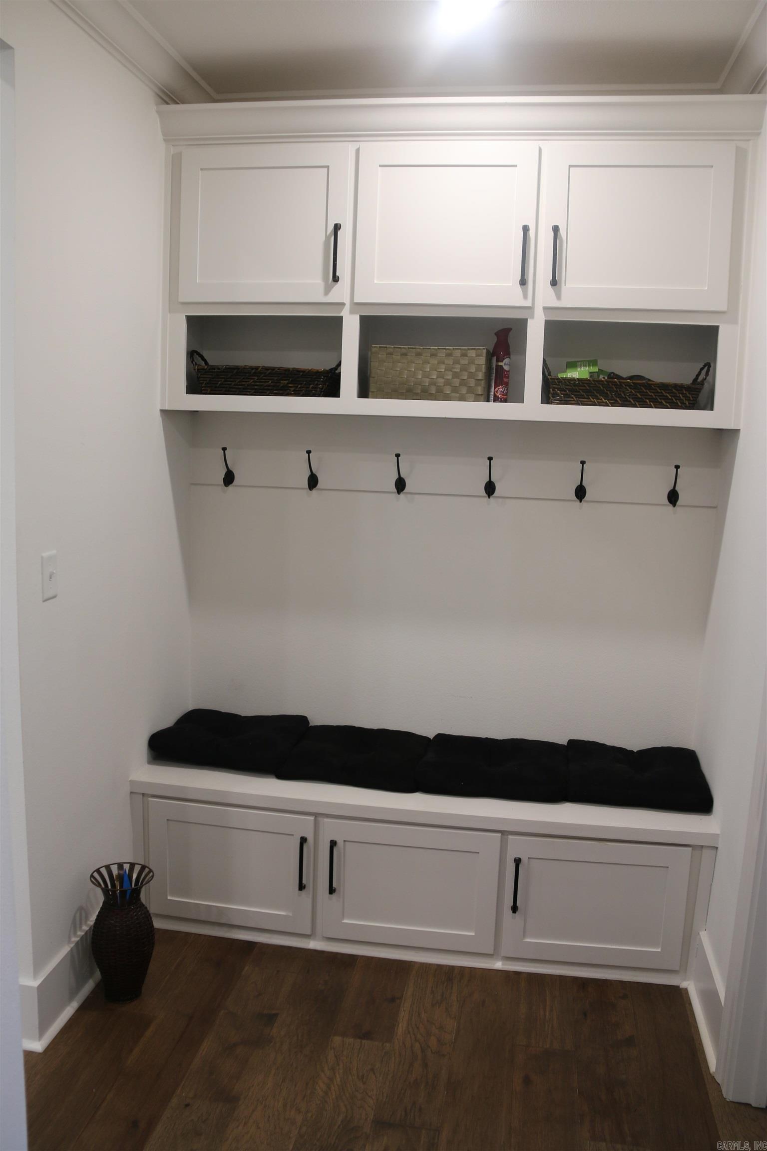 THE WOODS OF HURRICANE LAKE ESTA - Residential