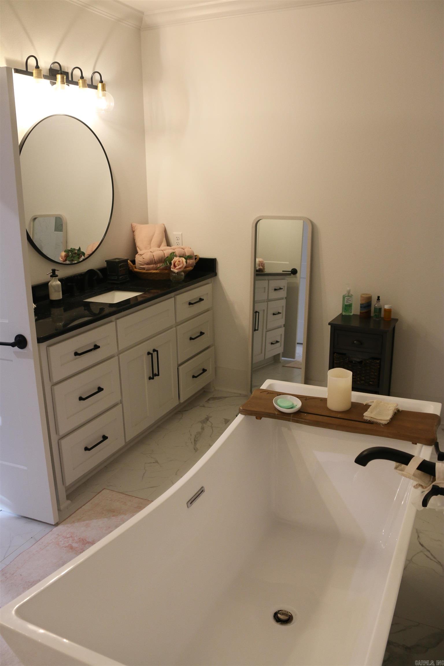 THE WOODS OF HURRICANE LAKE ESTA - Residential