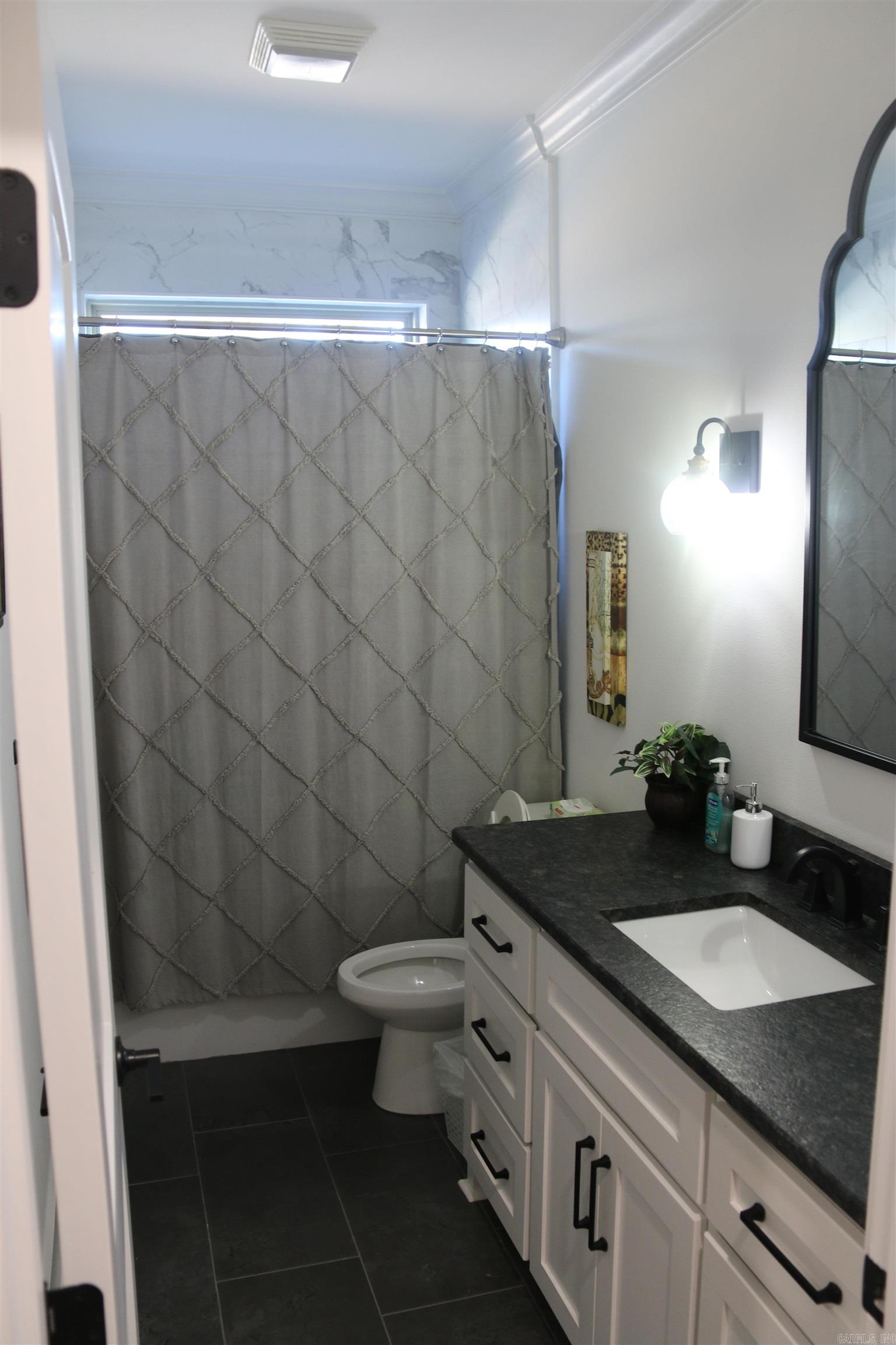 THE WOODS OF HURRICANE LAKE ESTA - Residential