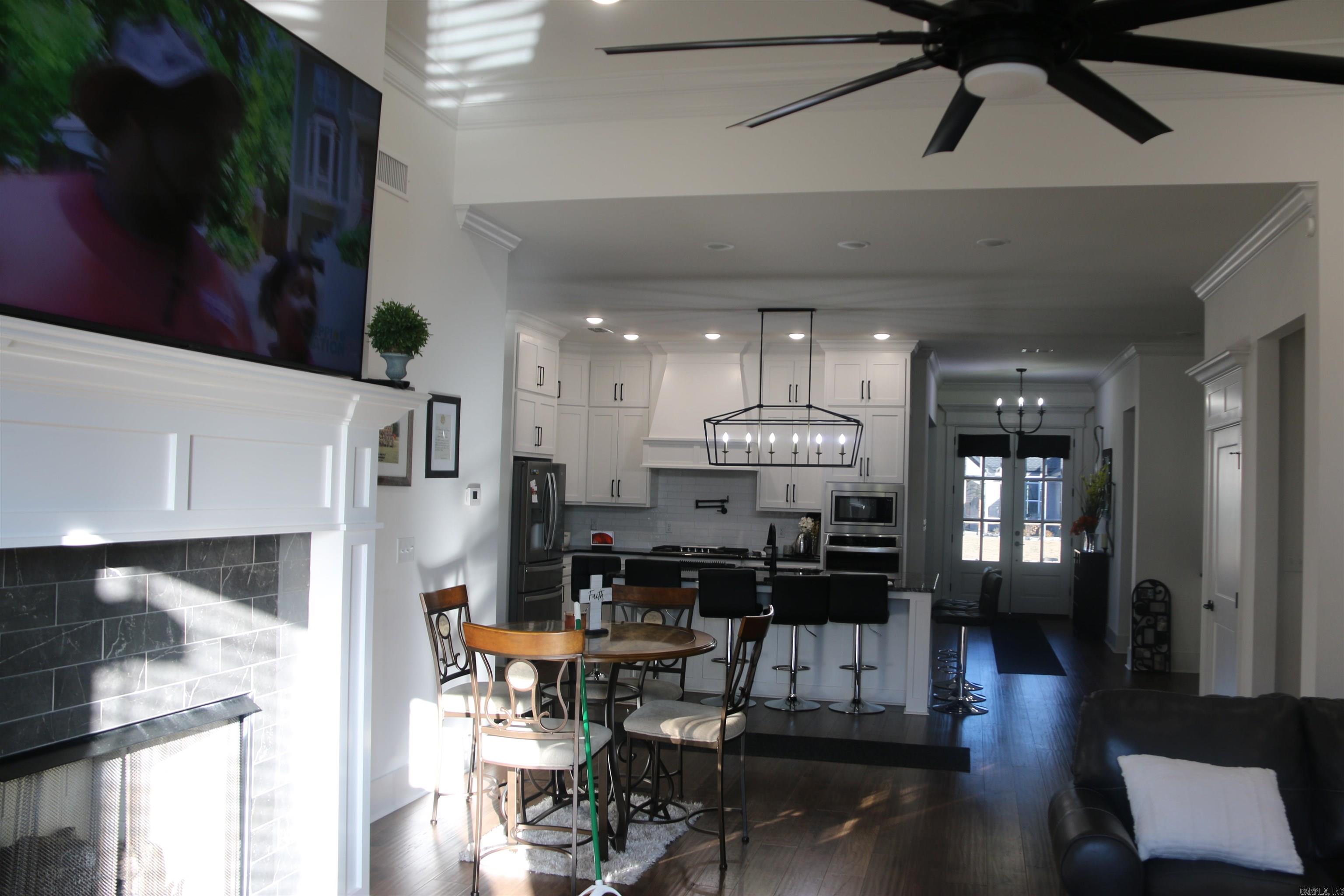 THE WOODS OF HURRICANE LAKE ESTA - Residential