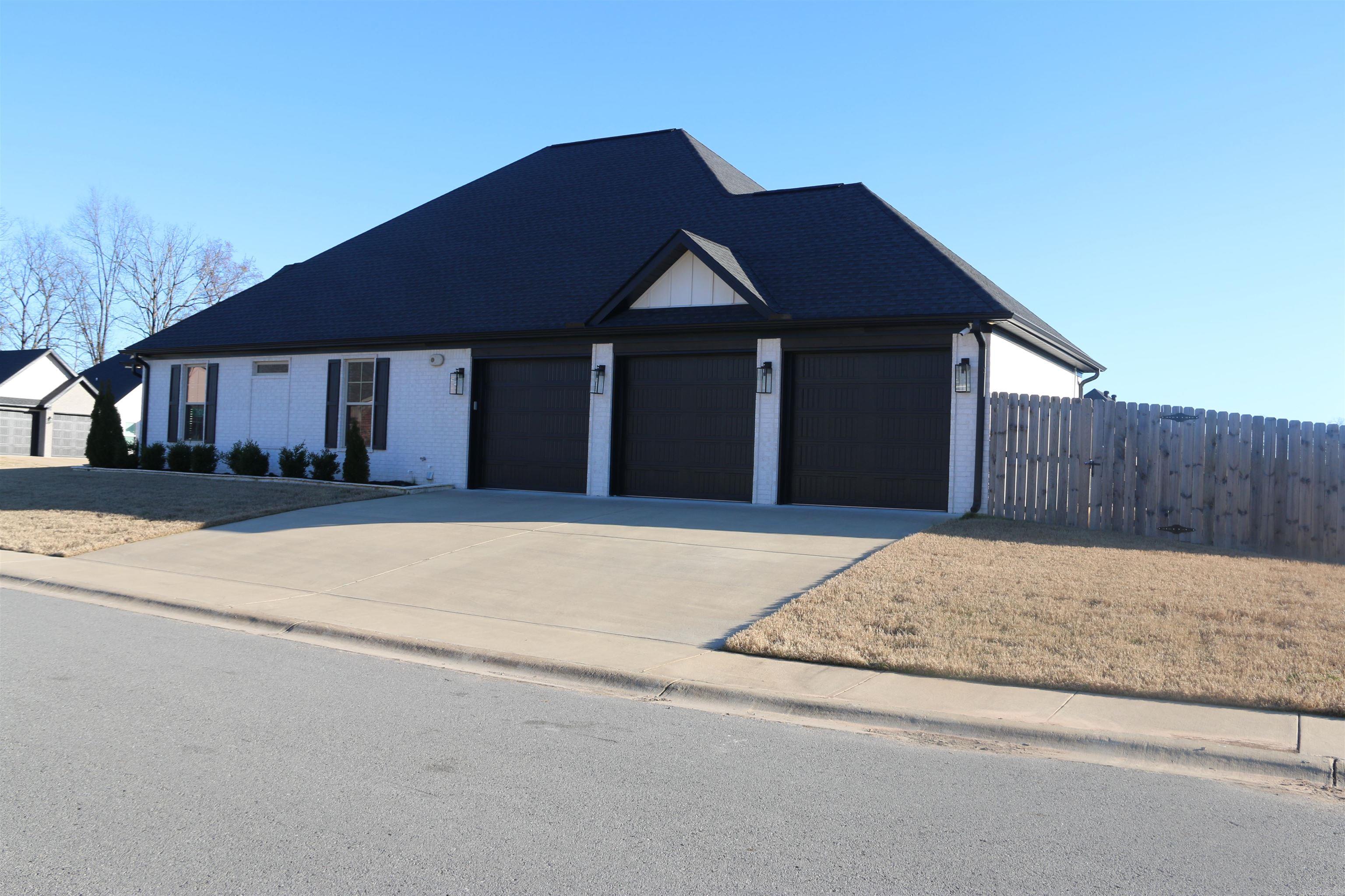 THE WOODS OF HURRICANE LAKE ESTA - Residential