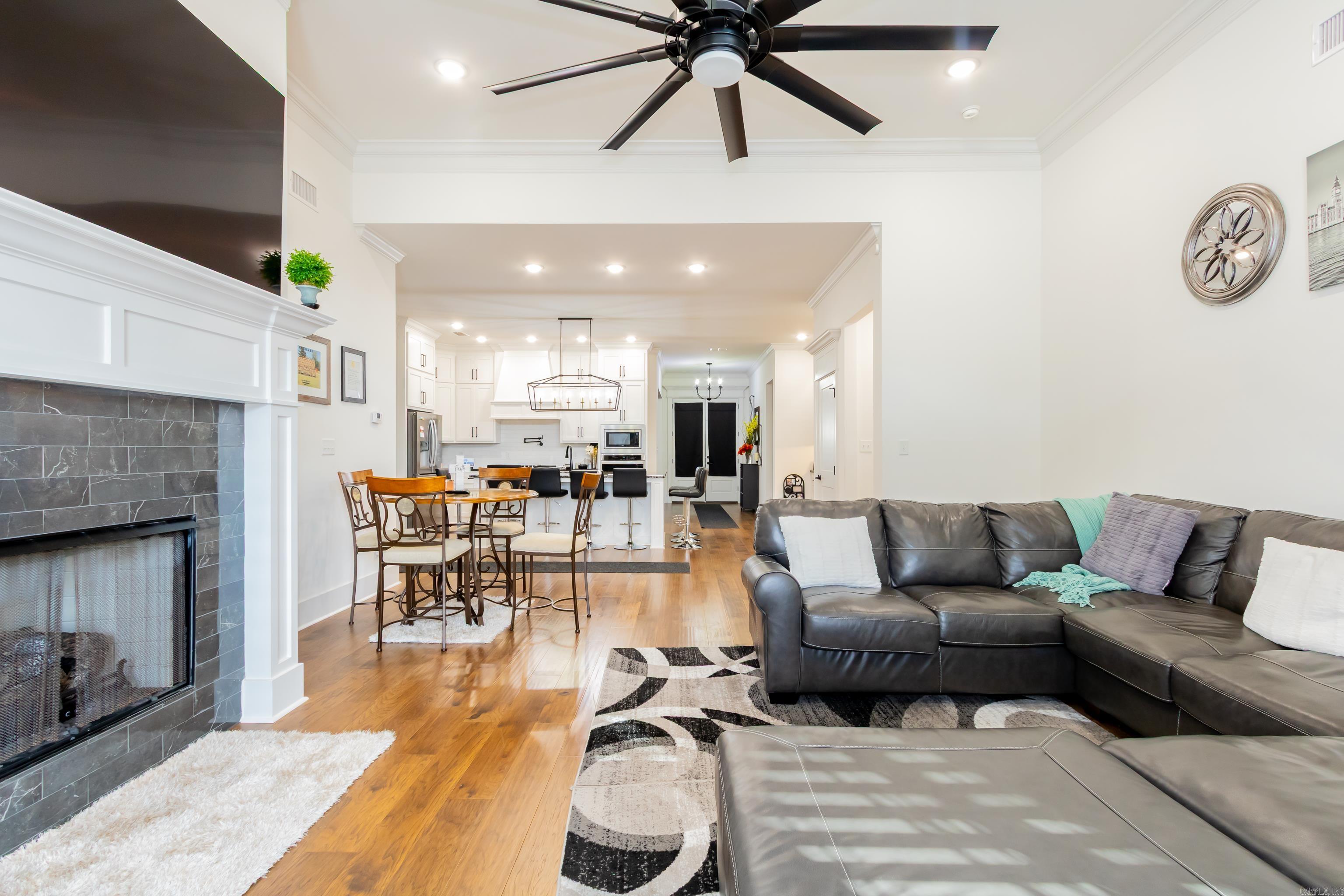 THE WOODS OF HURRICANE LAKE ESTA - Residential