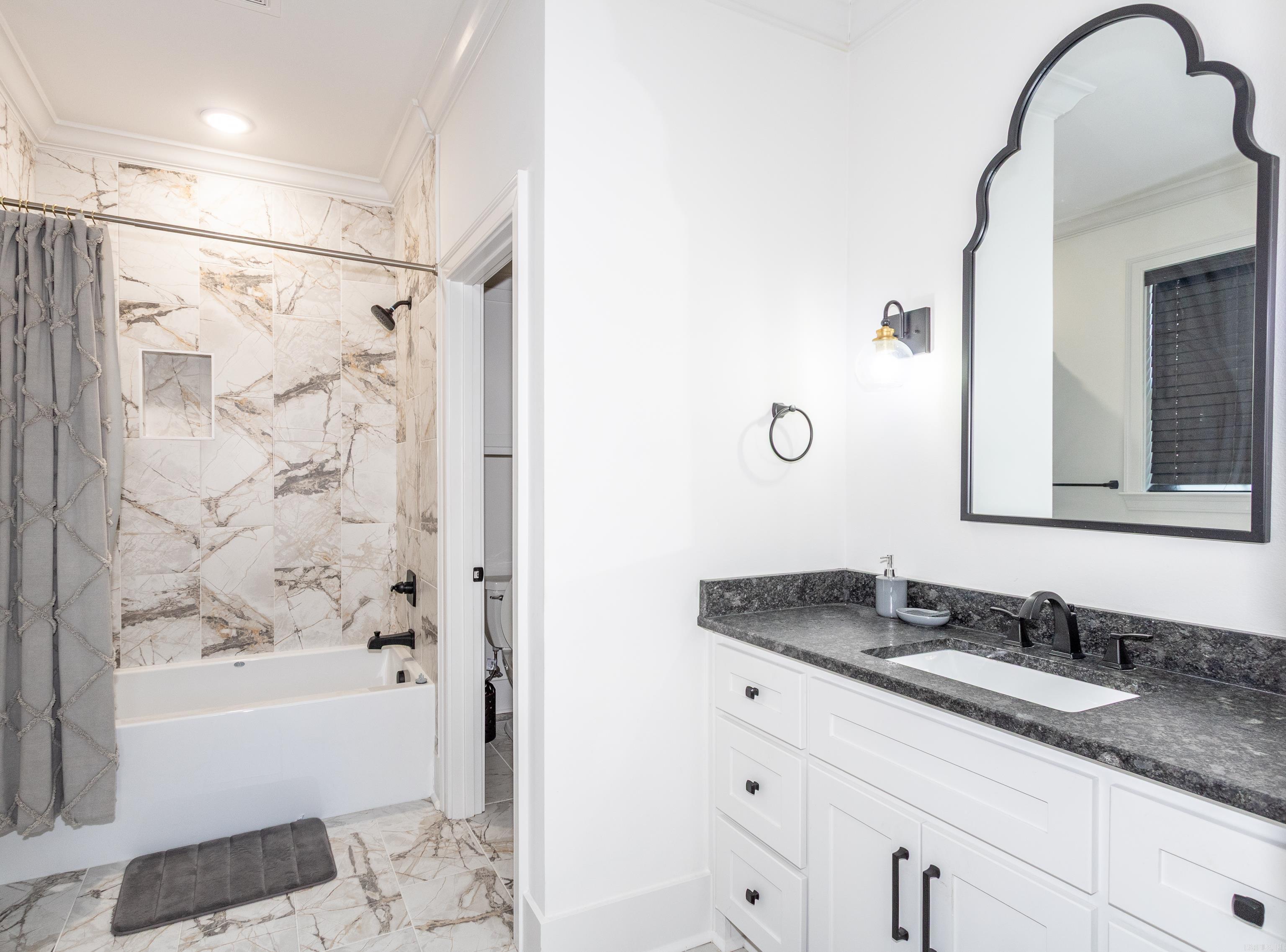 THE WOODS OF HURRICANE LAKE ESTA - Residential