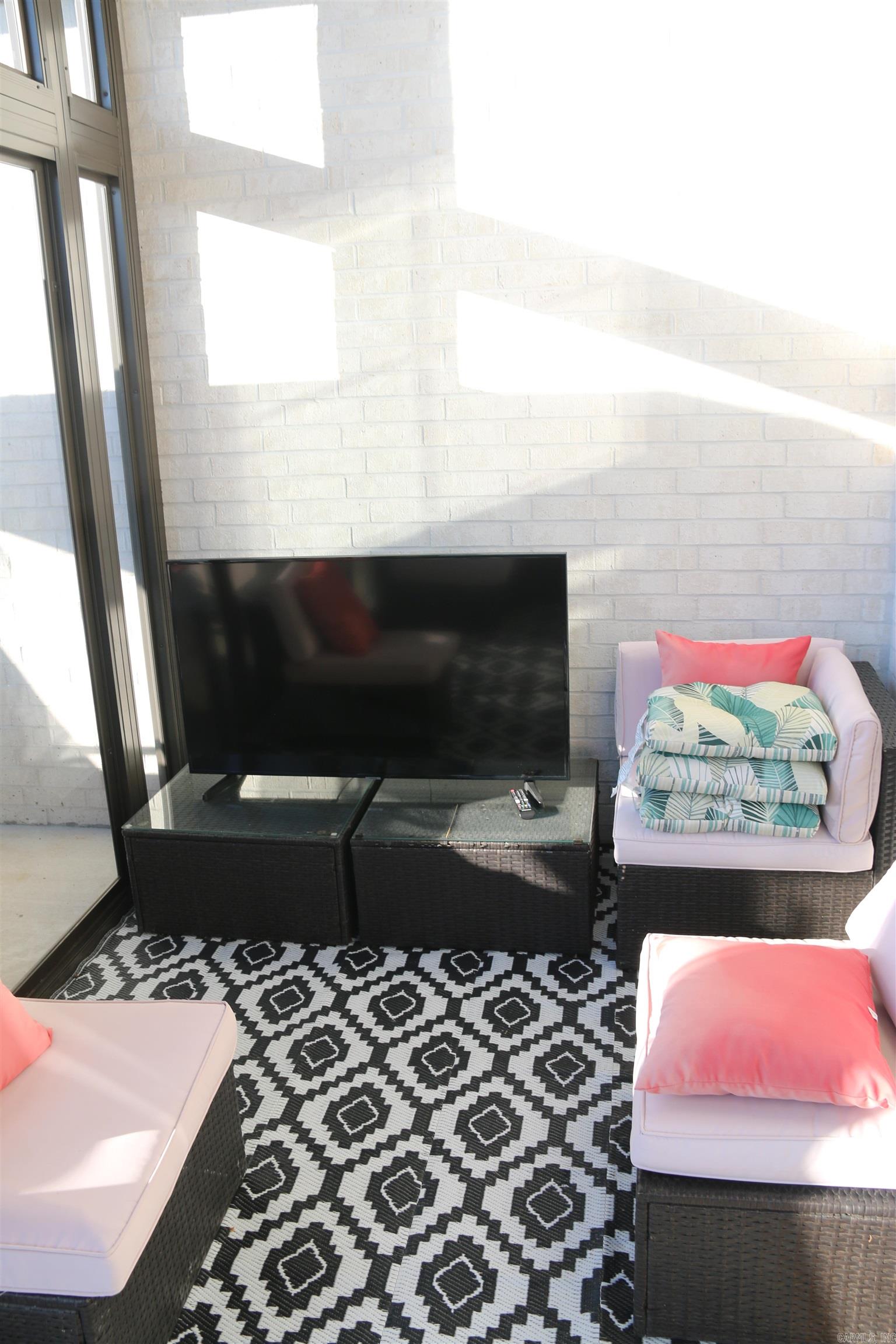 THE WOODS OF HURRICANE LAKE ESTA - Residential