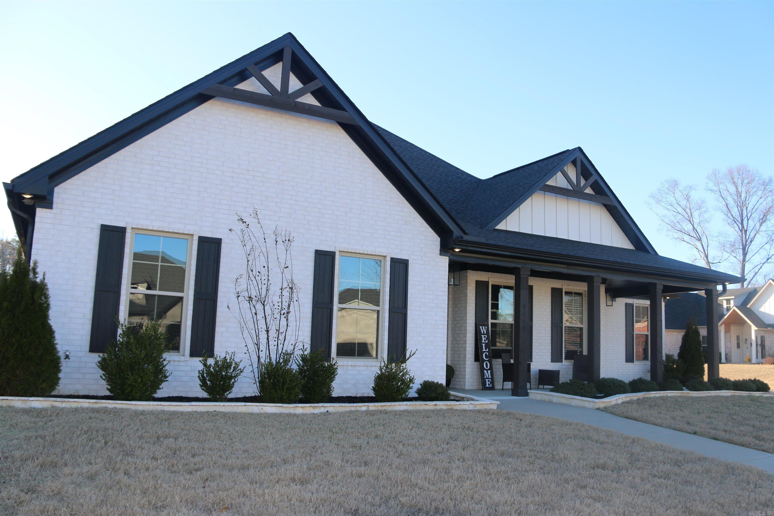THE WOODS OF HURRICANE LAKE ESTA - Residential