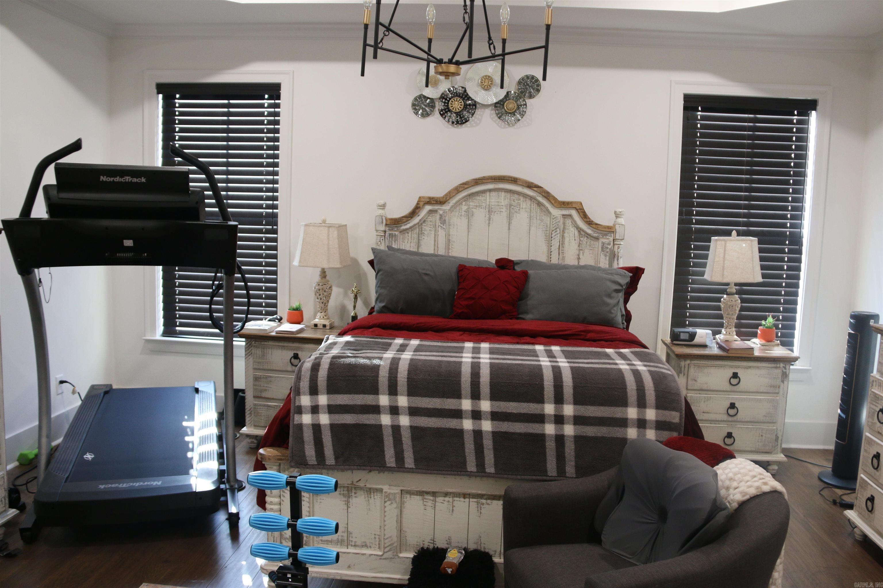 THE WOODS OF HURRICANE LAKE ESTA - Residential