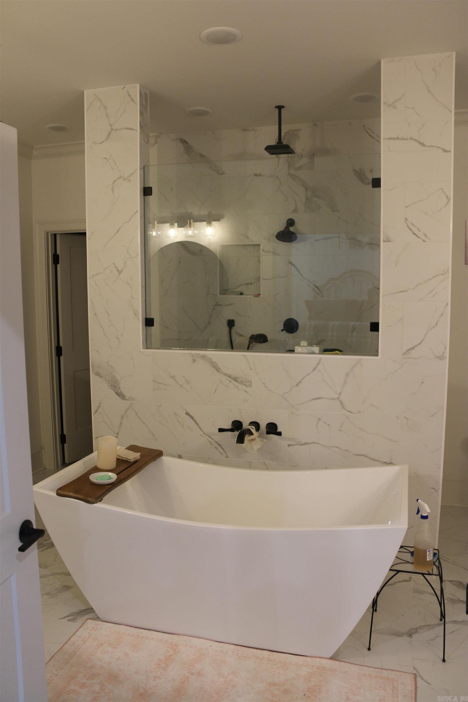 THE WOODS OF HURRICANE LAKE ESTA - Residential