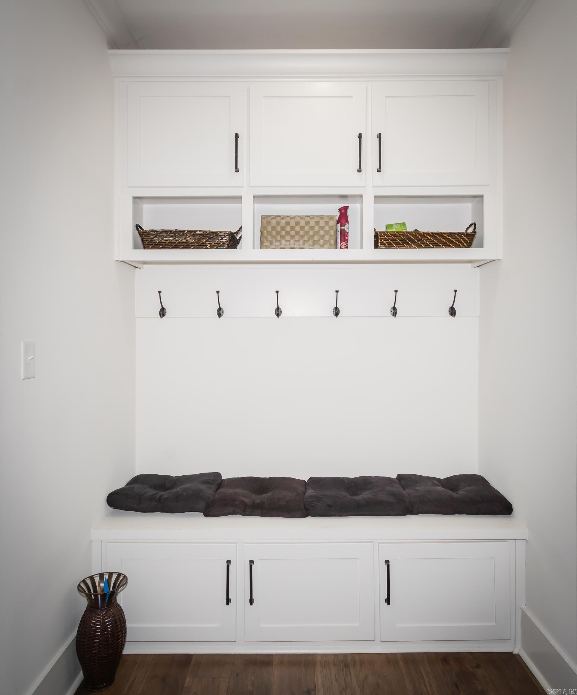 THE WOODS OF HURRICANE LAKE ESTA - Residential