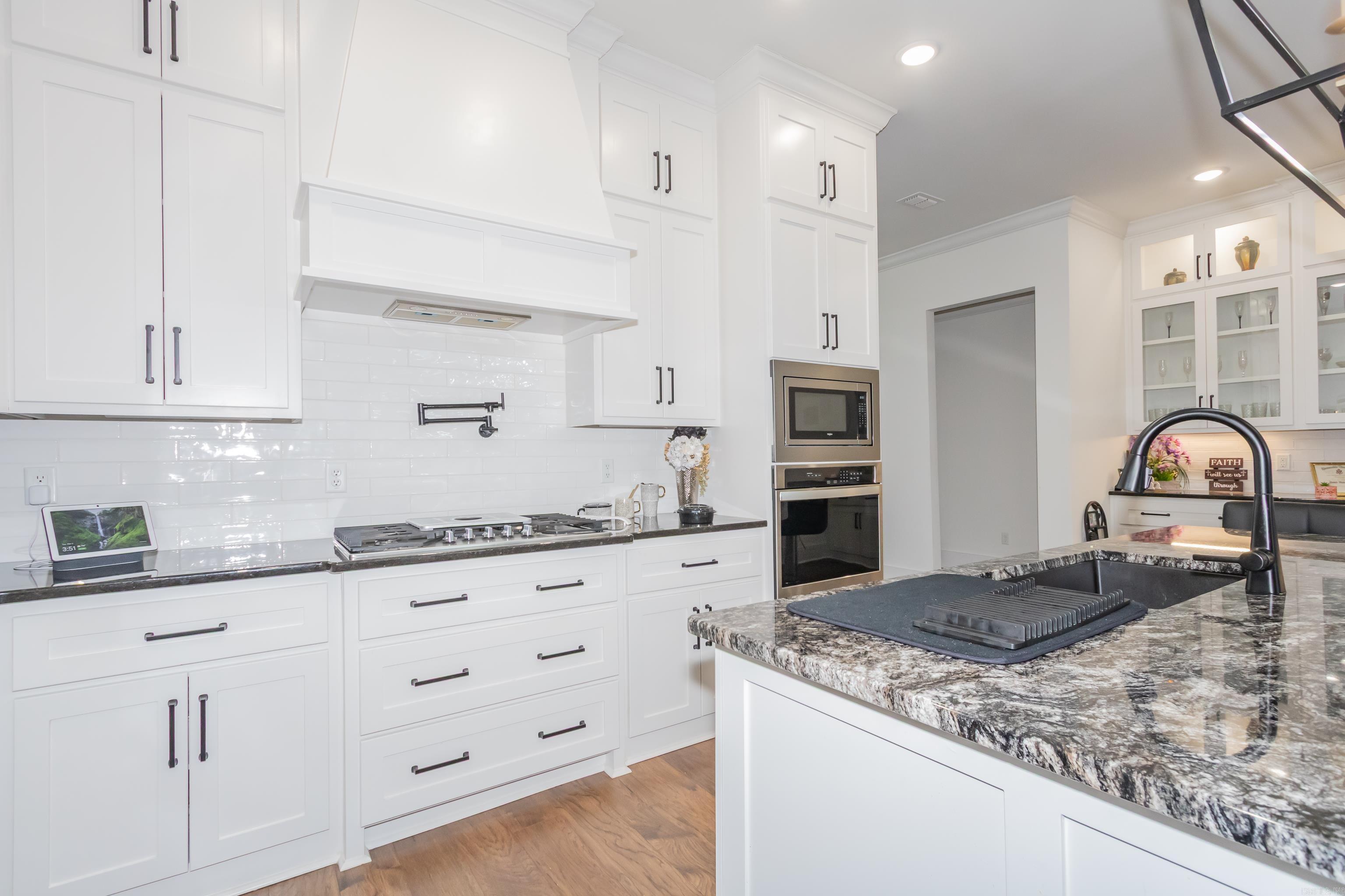 THE WOODS OF HURRICANE LAKE ESTA - Residential