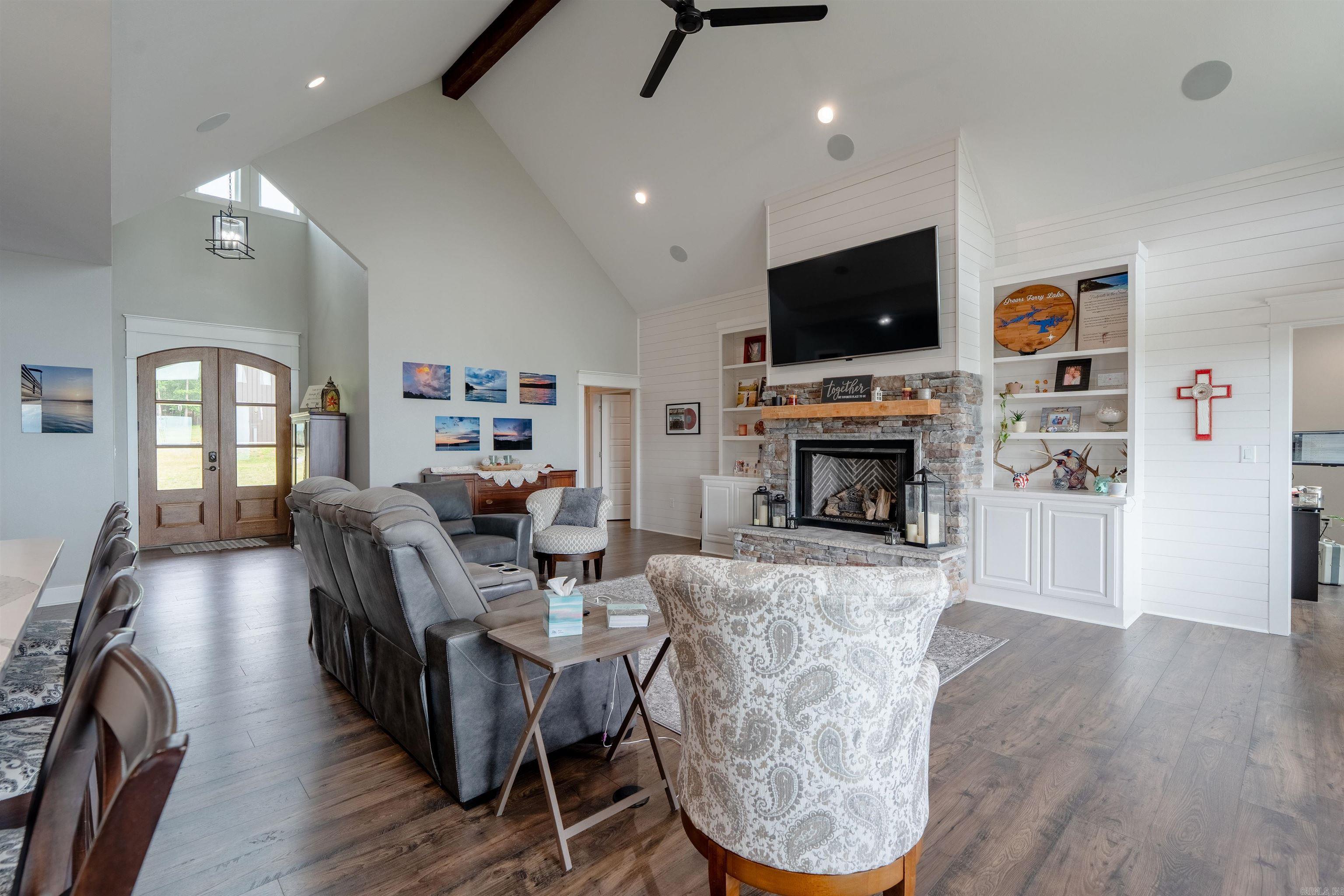 WINDCHASE - Residential