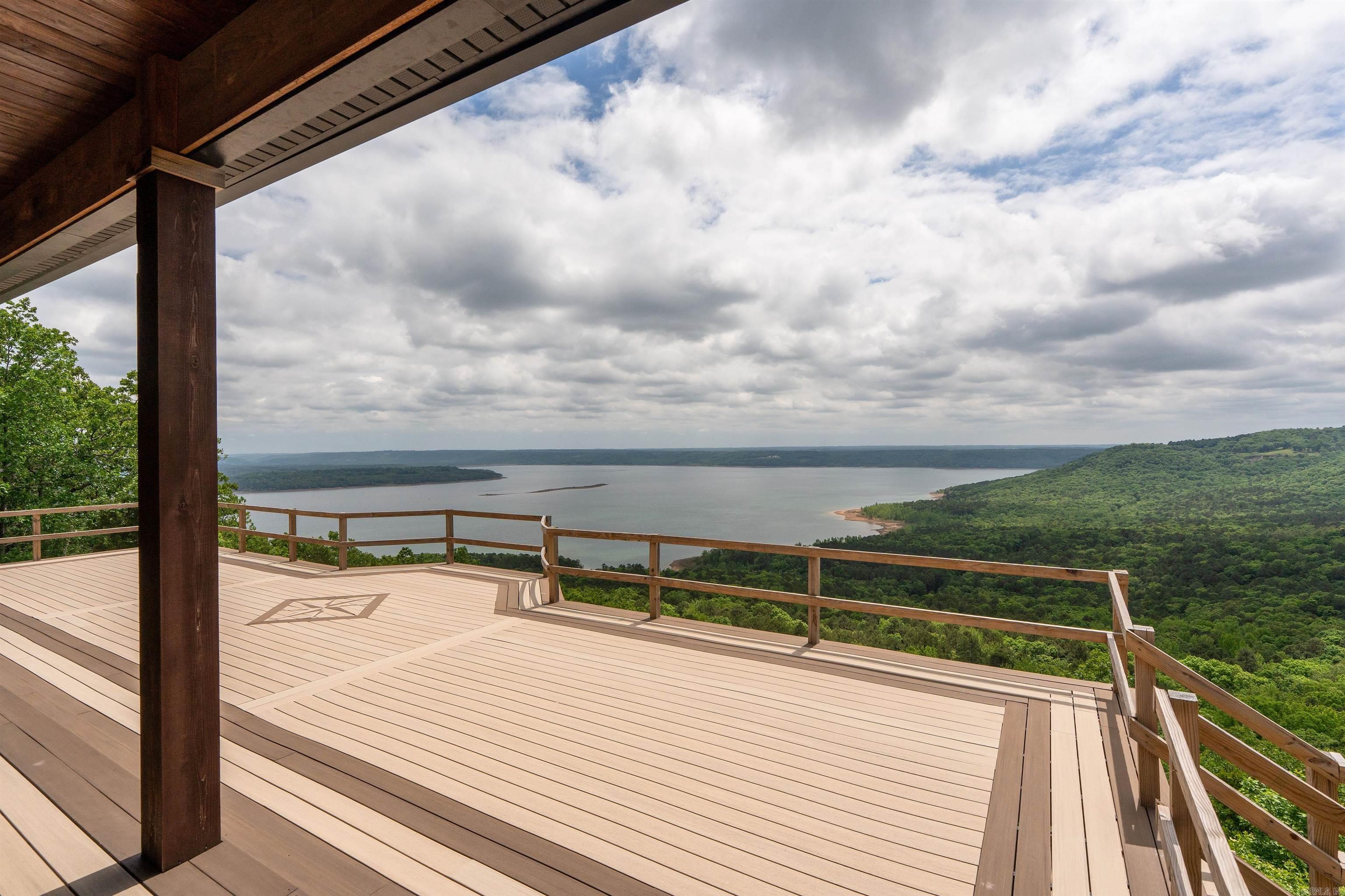 WINDCHASE - Residential