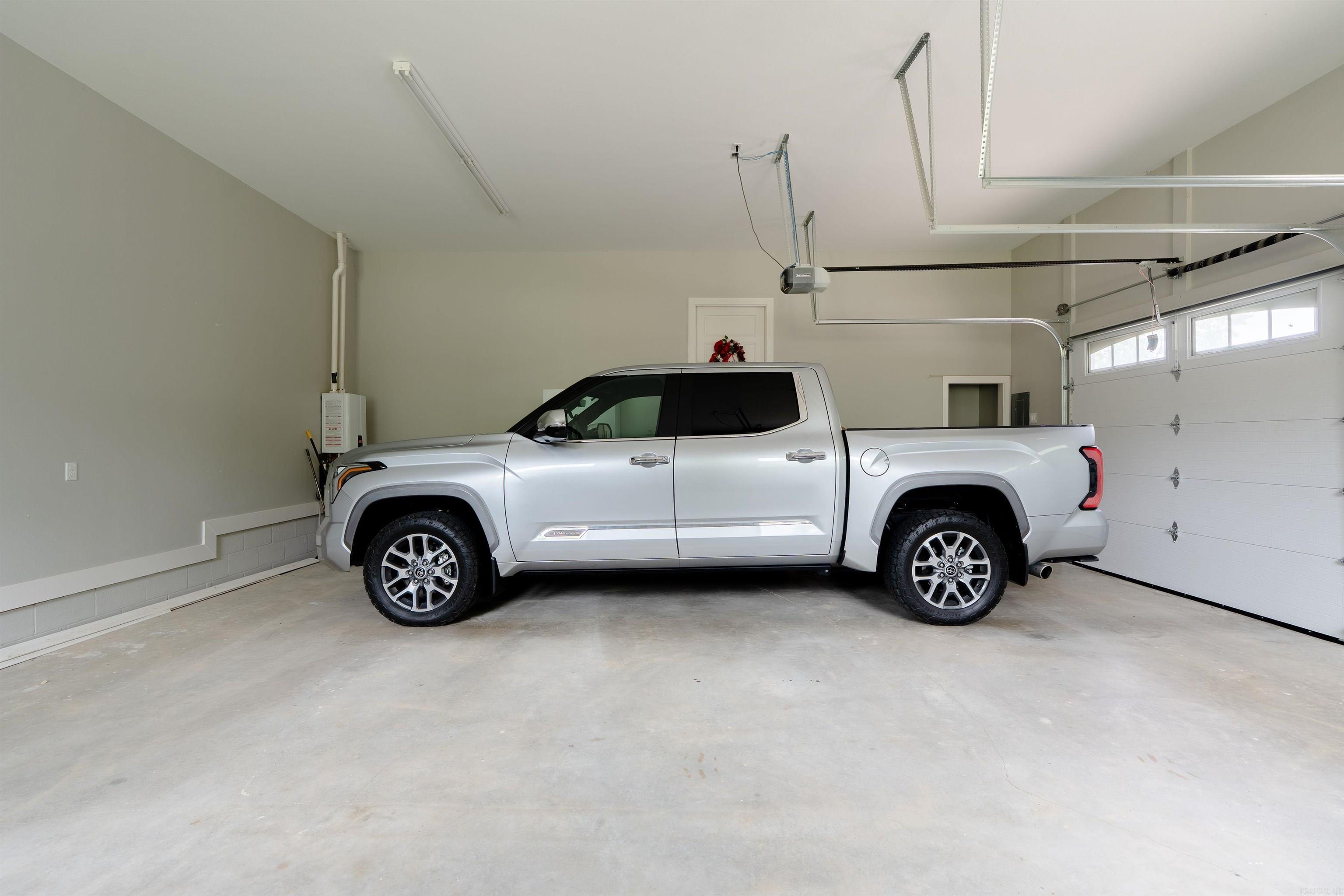 WINDCHASE - Residential