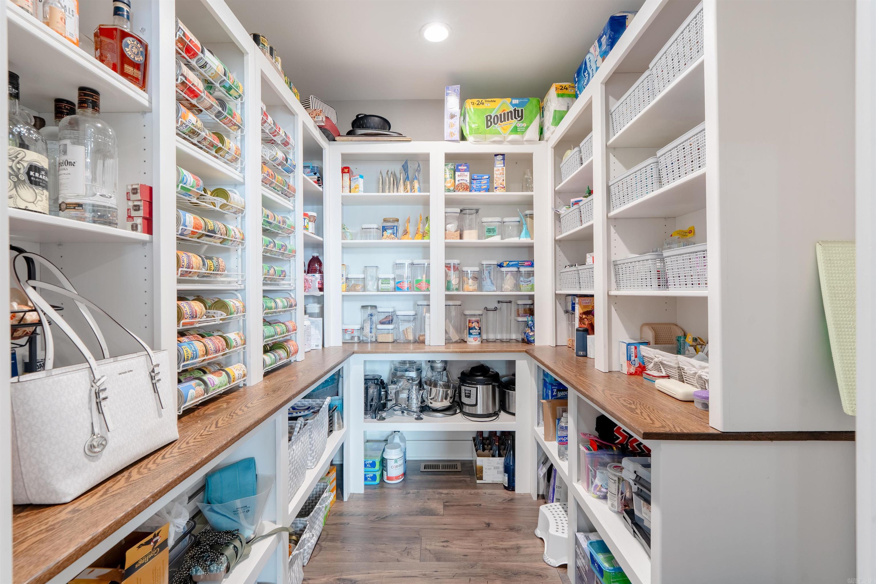 WINDCHASE - Residential