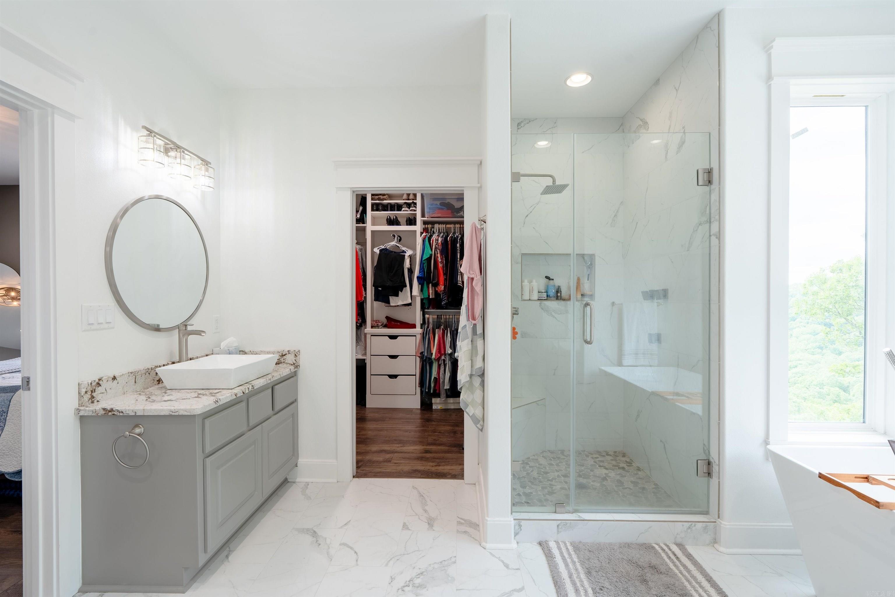 WINDCHASE - Residential