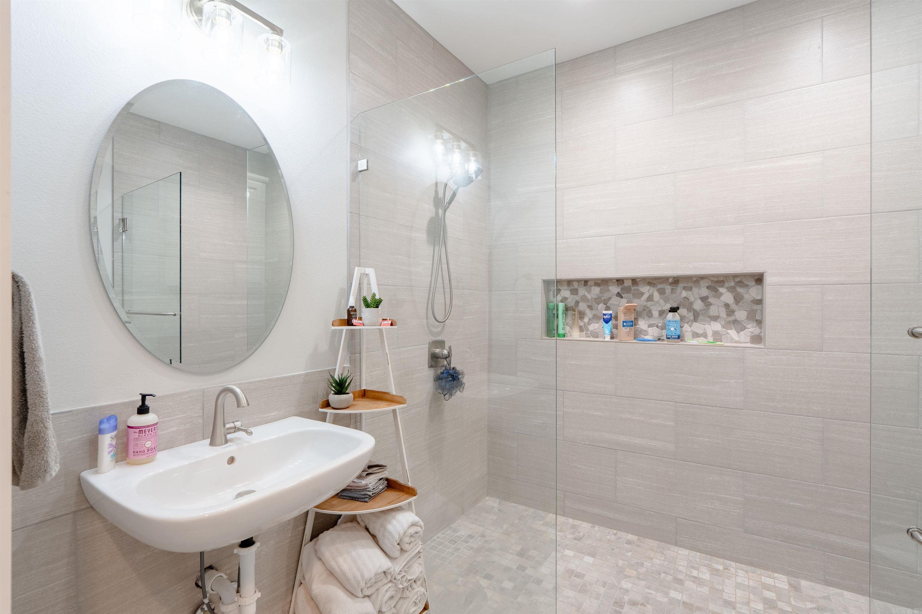 WINDCHASE - Residential