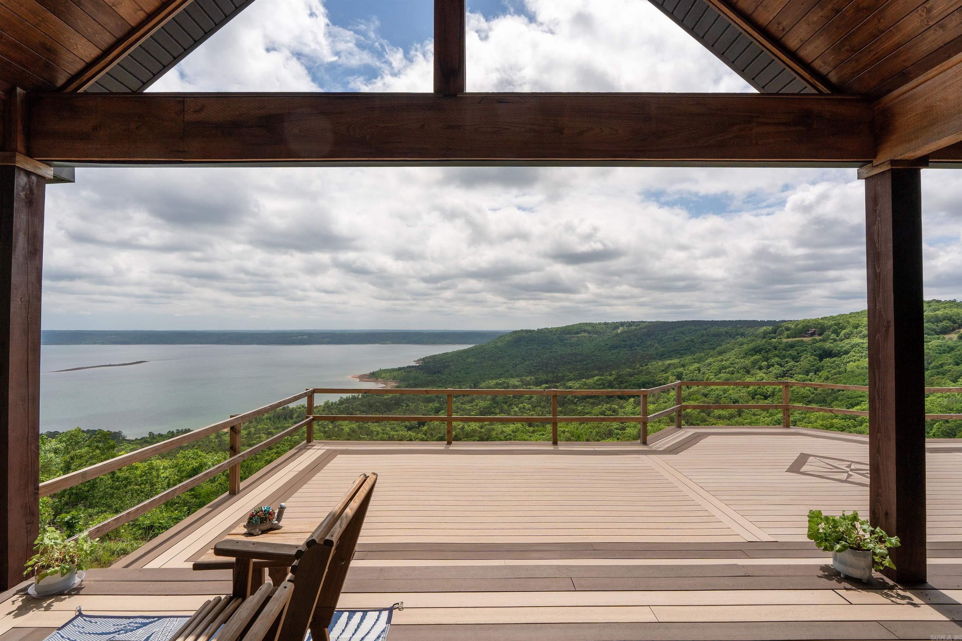 WINDCHASE - Residential