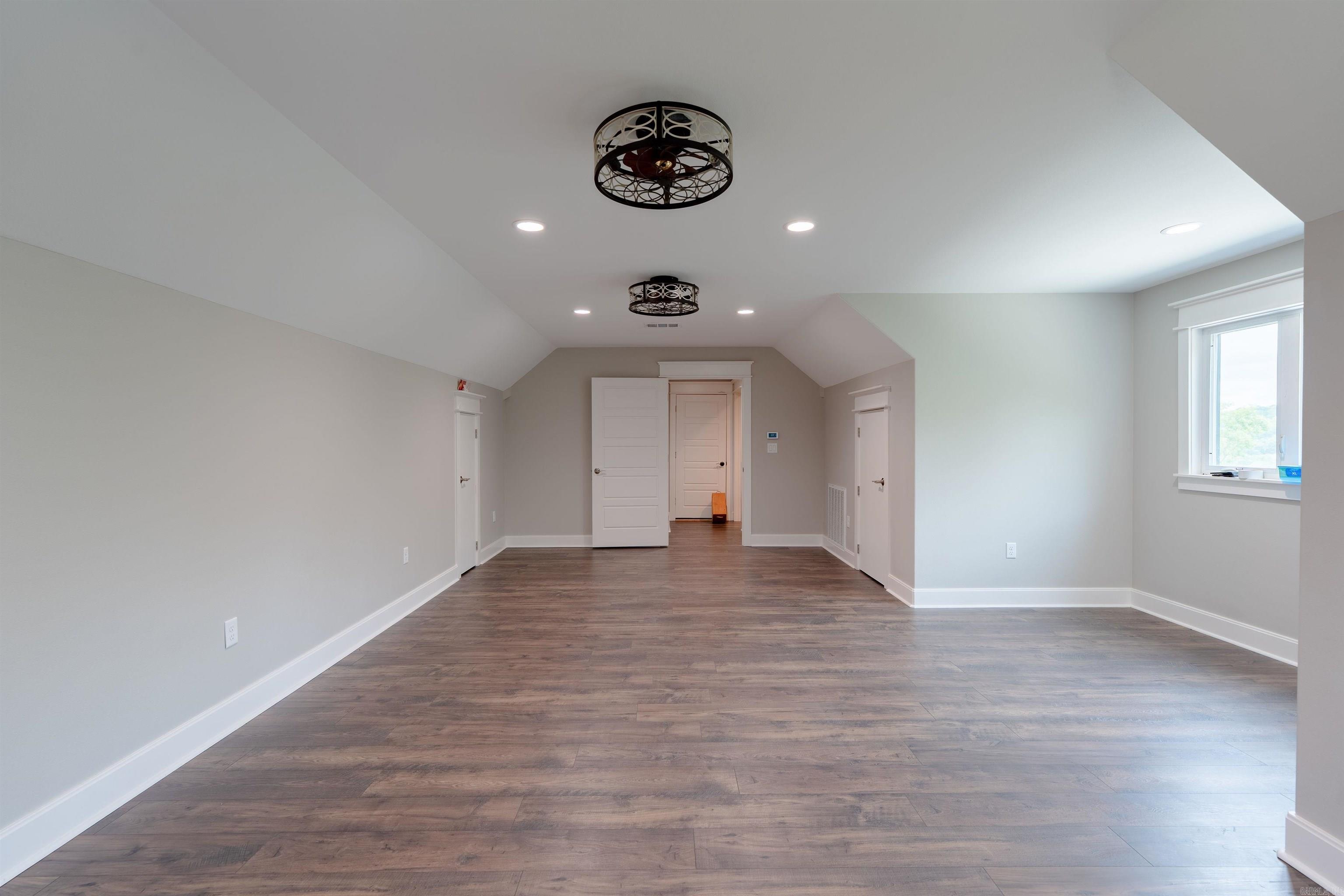 WINDCHASE - Residential