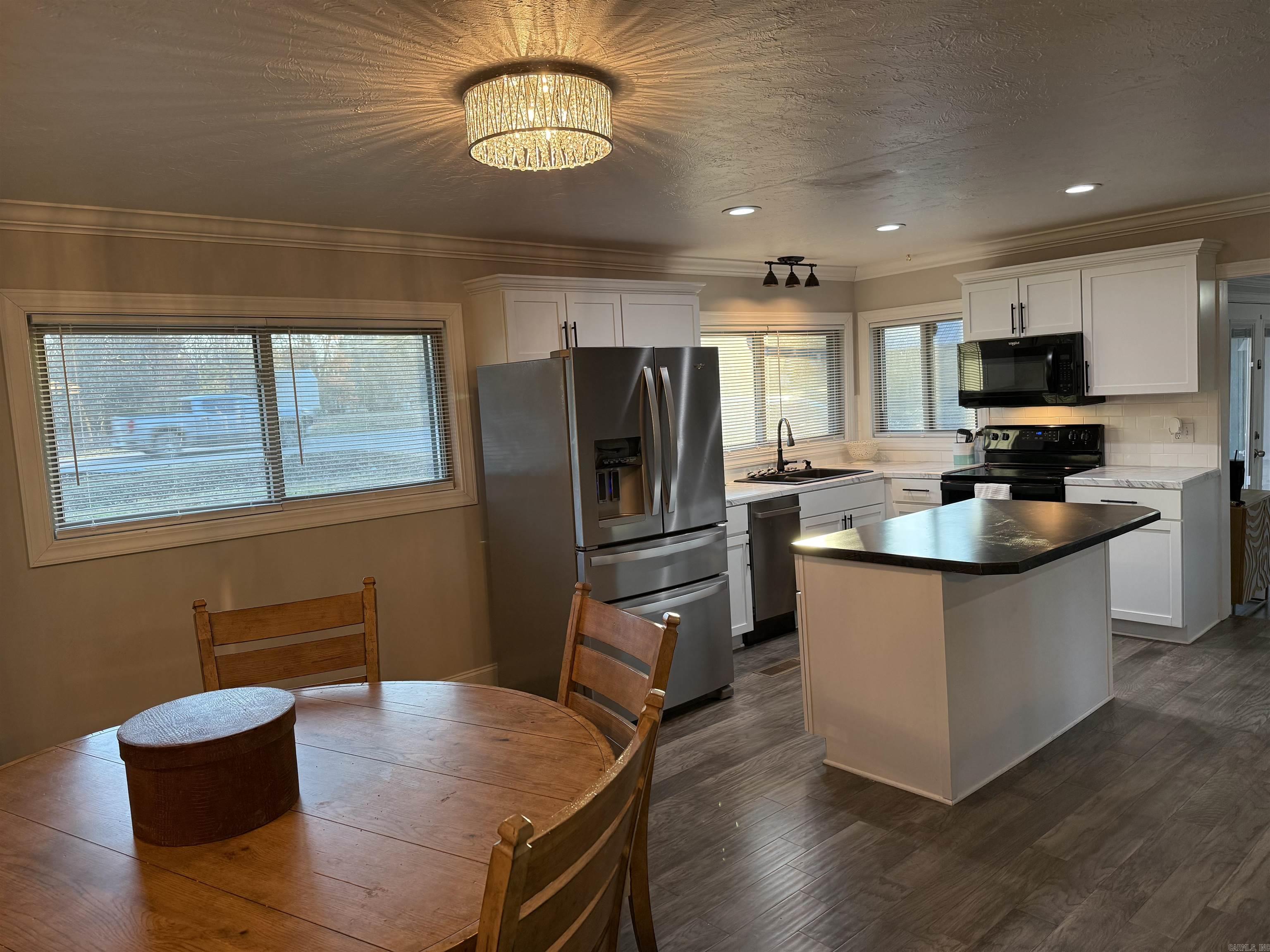 M&B PIGGOTT 2-20-8 - Residential