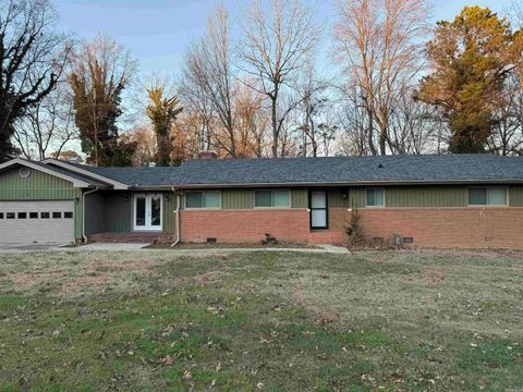 Photo of 931 W North, Piggott, AR 72454 (MLS # 25049193)
