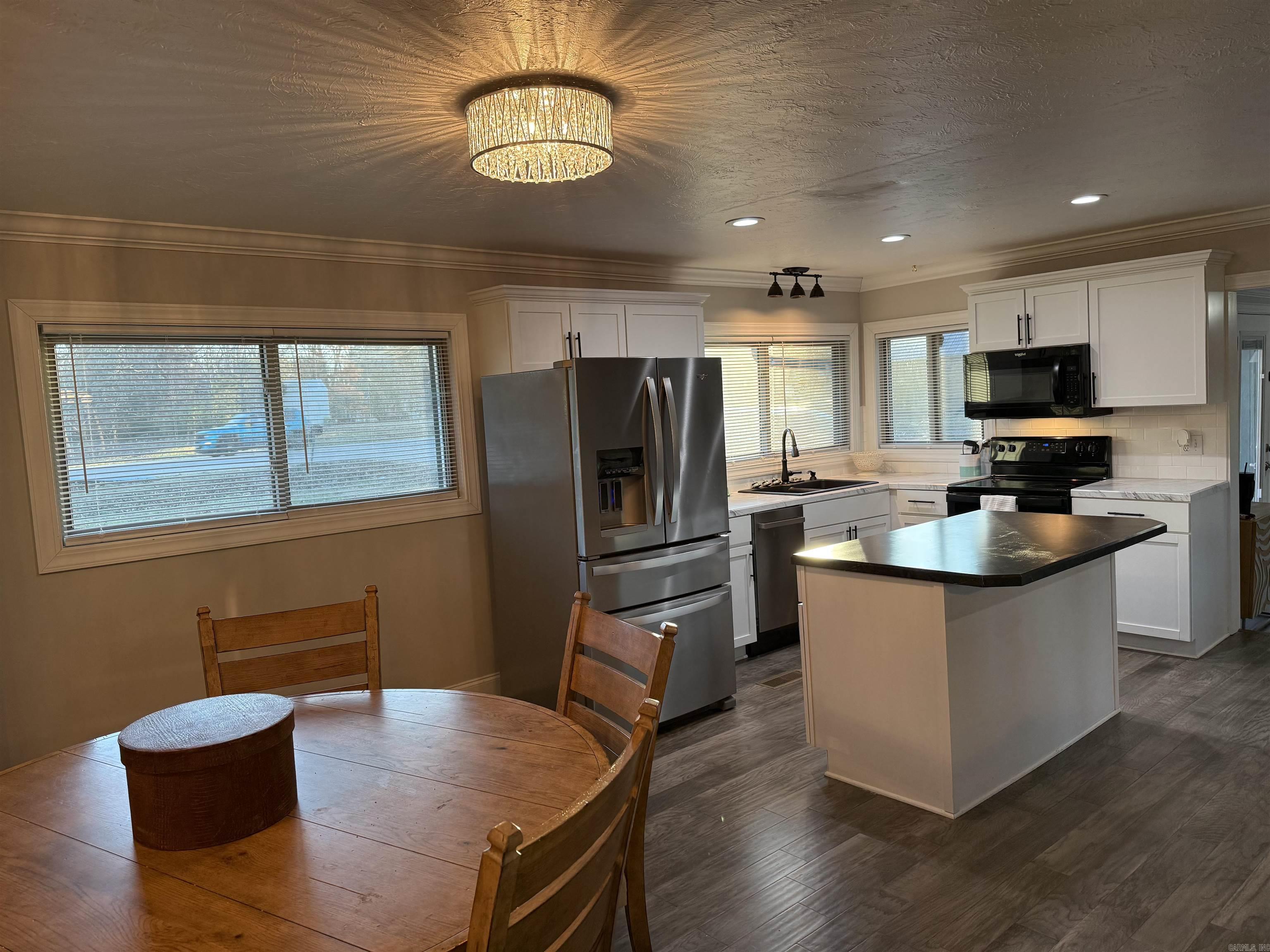 M&B PIGGOTT 2-20-8 - Residential