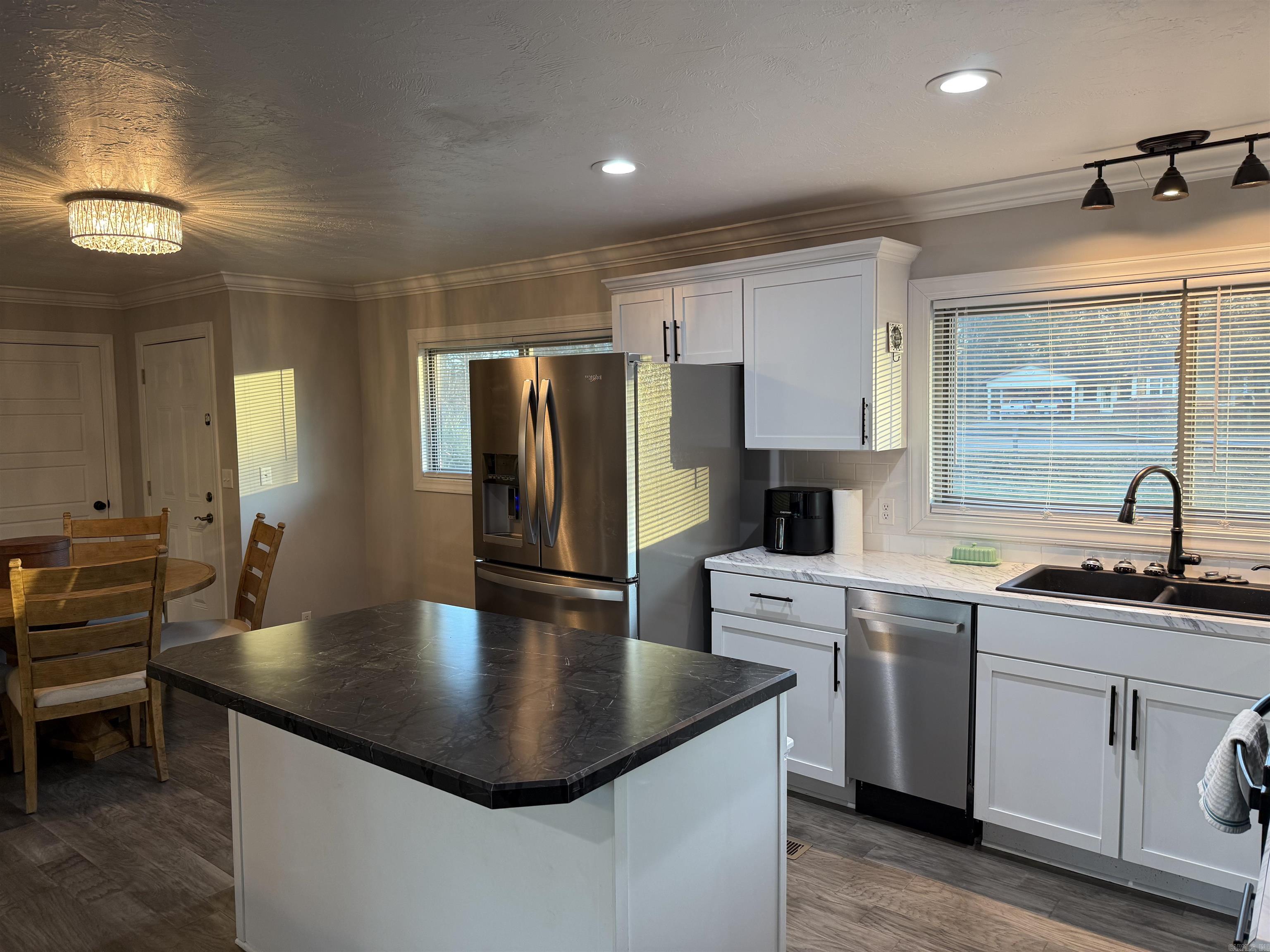 M&B PIGGOTT 2-20-8 - Residential