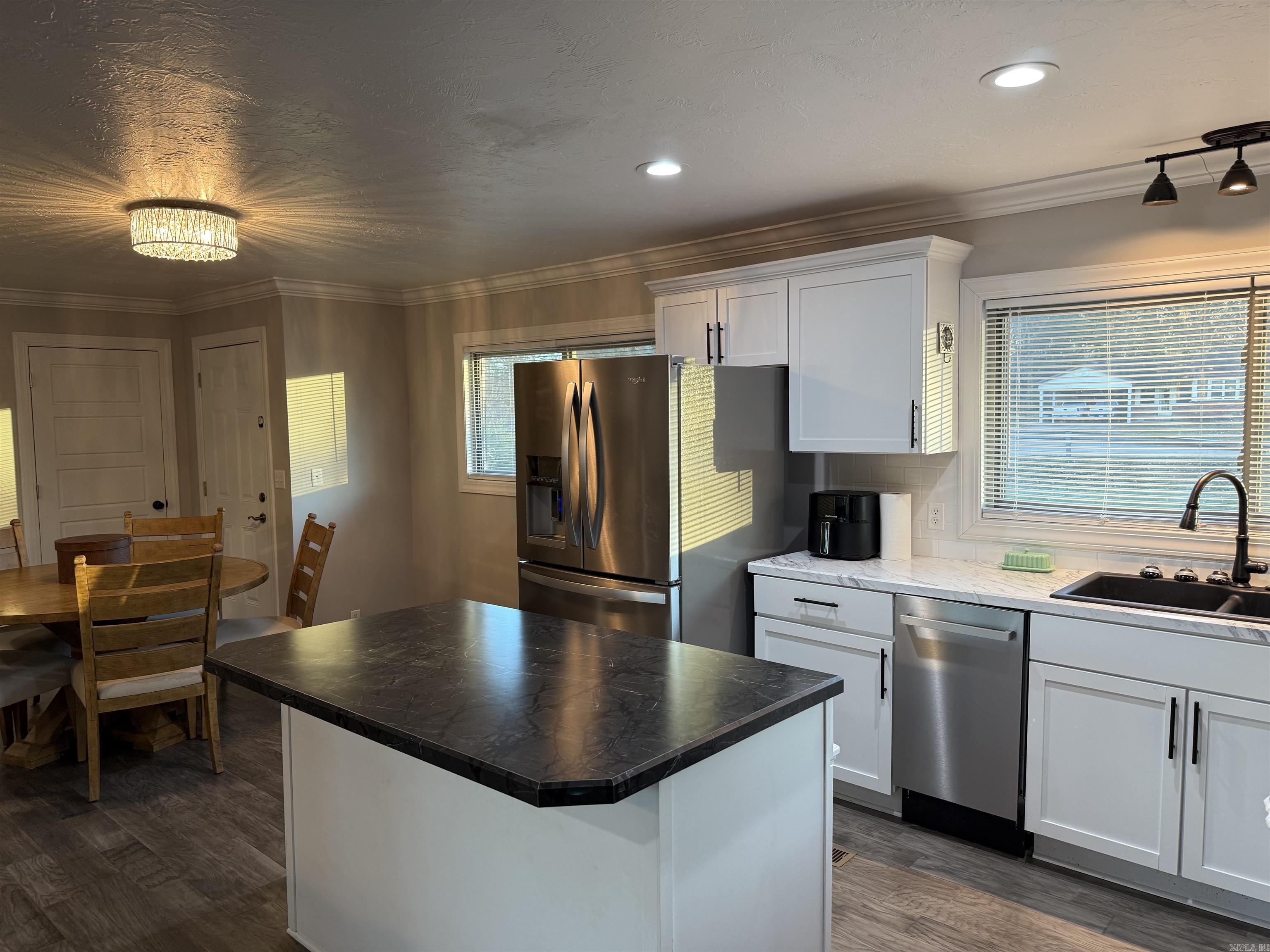 M&B PIGGOTT 2-20-8 - Residential