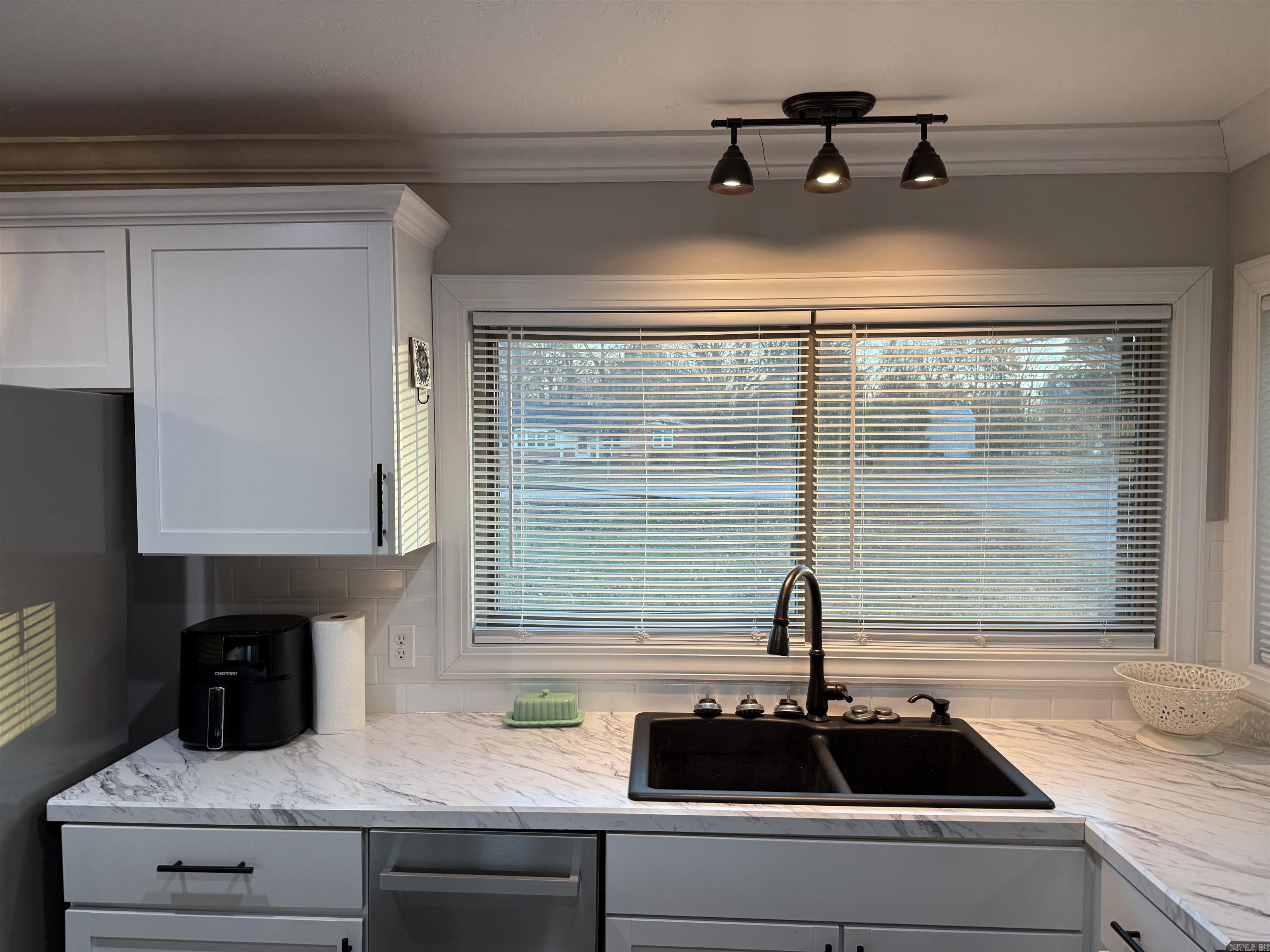 M&B PIGGOTT 2-20-8 - Residential