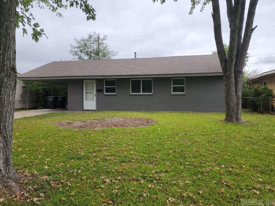 Great opportunity in Jacksonville for a first time homebuyer or someone looking for rental property! This 3 bedroom, 1 bathroom property has been freshly painted inside and out, with new carpet in the bedrooms and tile throughout the rest of the house. New hot water tank in 2022, roof replaced in 2017.  Minutes from downtown Jacksonville and convenient to 67/167. Schedule your showing today! See agent remarks.