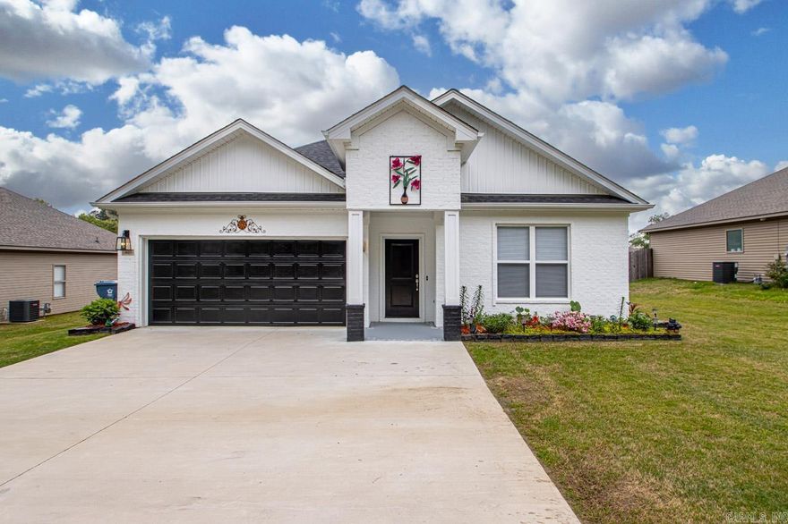 Welcome to this wonderful home built in 2021! Beautiful characteristics like arched openings and granite countertops give this house a high end feel. The open floor plan makes gathering family and entertaining easy. There's plenty of parking for guests, a spacious back yard and much more. Make this one yours!