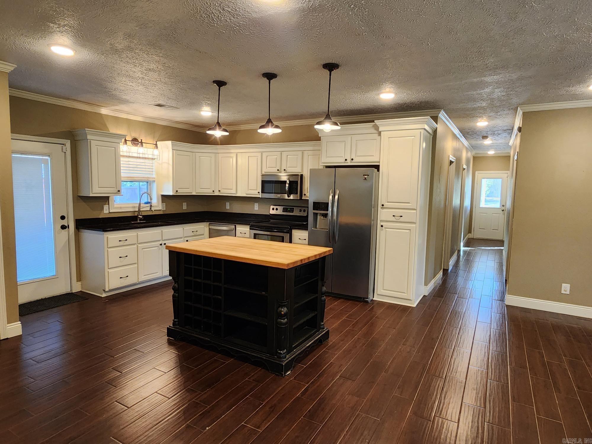 CENTERVIEW ESTATES - Residential