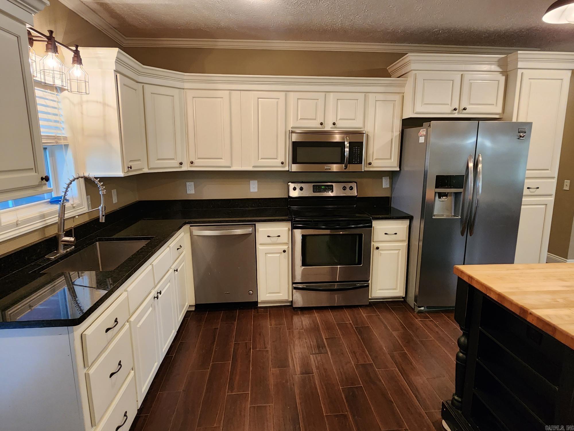 CENTERVIEW ESTATES - Residential