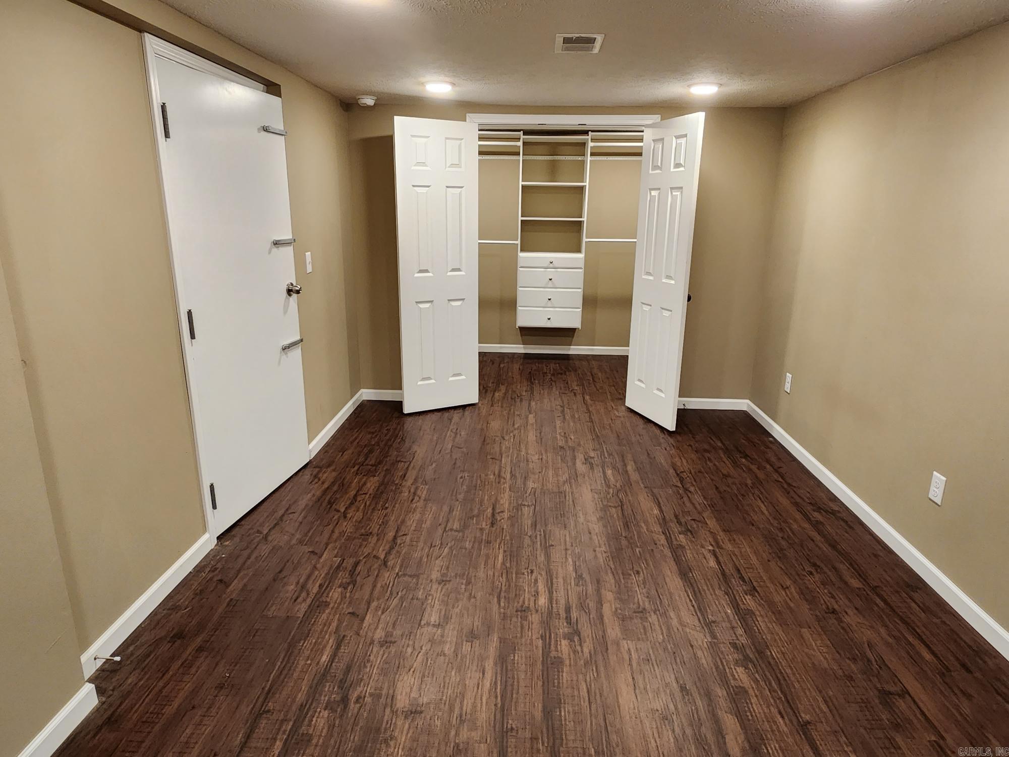 CENTERVIEW ESTATES - Residential