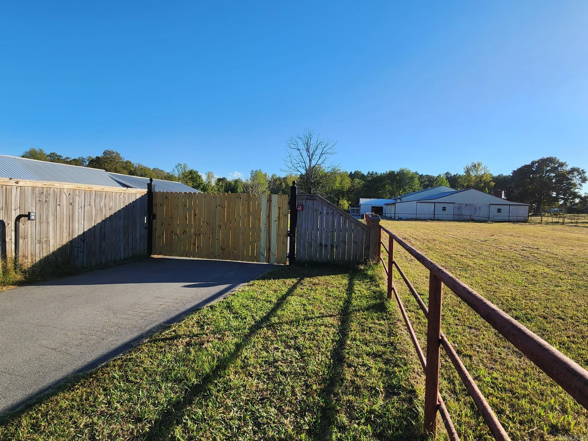 CENTERVIEW ESTATES - Residential