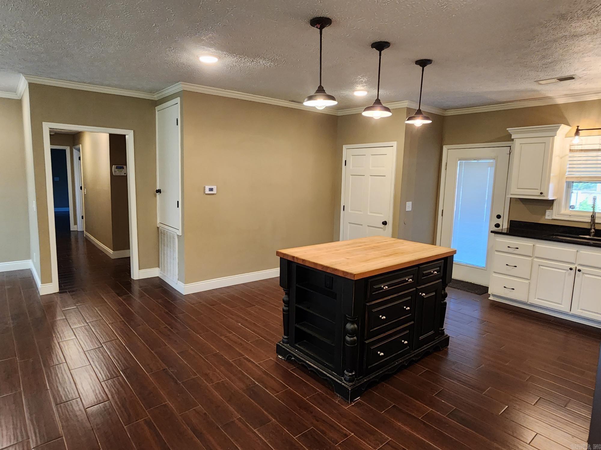 CENTERVIEW ESTATES - Residential