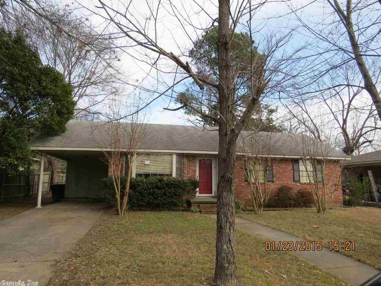Vacant, show anytime call CSS 244-0333 for lock box comb-Third party listing so no disclosure, selling in "as is-where is" condition. Excellent price for a property in this location. Great for investor or homeowner looking for a good priced property needed some updates and repairs. See agent remarks