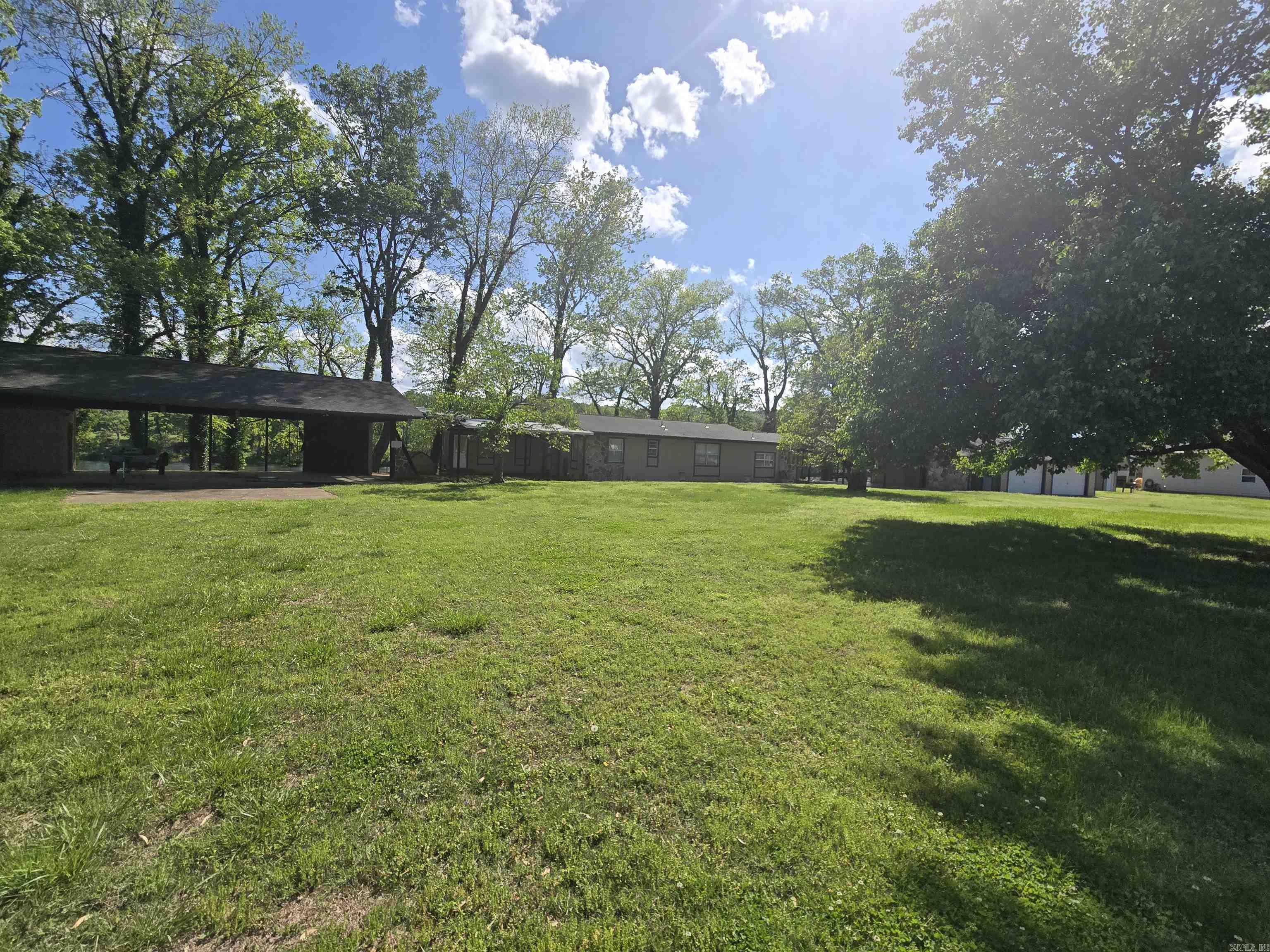 RAINBOW DRIVE TERRACE - Residential