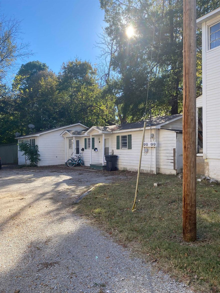 2 duplexes located on the West End of Jonesboro near downtown.  Front duplex - Unit 1 is 3 bed 1 bath Unit 2 is vacant ready to be finished  Back duplex - Unit 1 is 2 bed 1 bath Unit 2 is 1 bed 1 bath