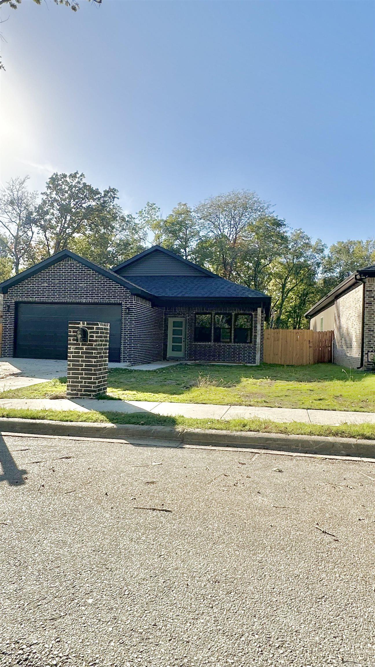 Jones Worthen - Residential