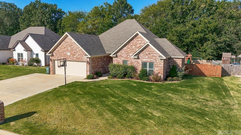WHISPERING HILLS - Residential