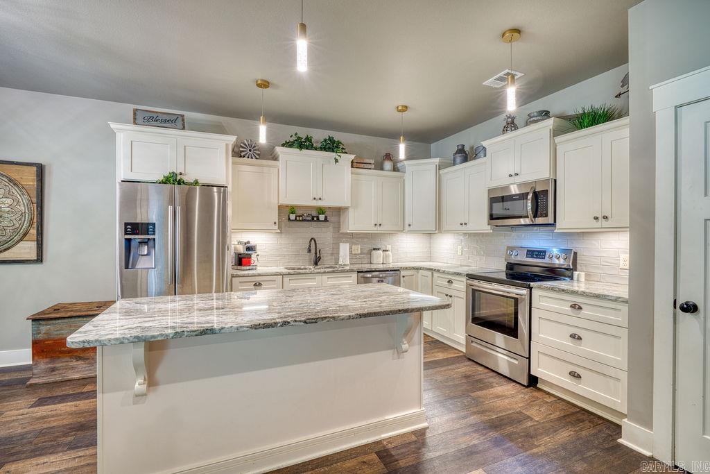 WHISPERING HILLS - Residential