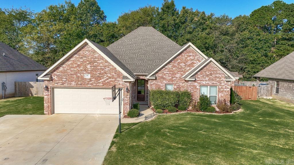 WHISPERING HILLS - Residential