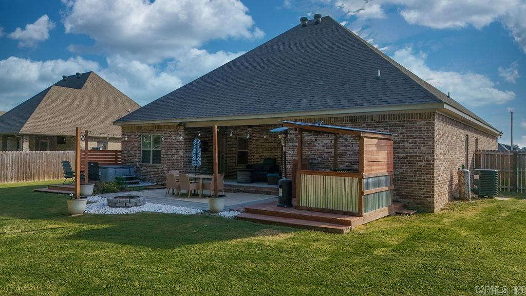 WHISPERING HILLS - Residential