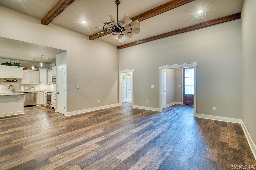 WHISPERING HILLS - Residential