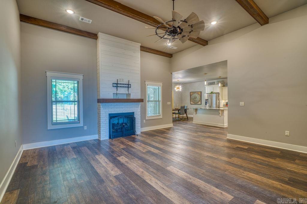 WHISPERING HILLS - Residential