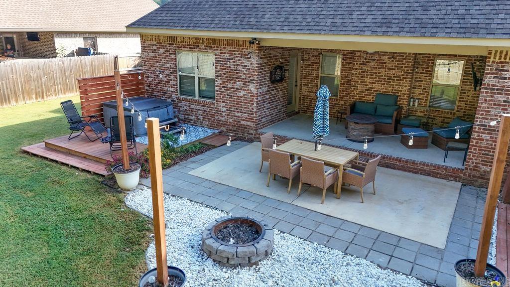 WHISPERING HILLS - Residential