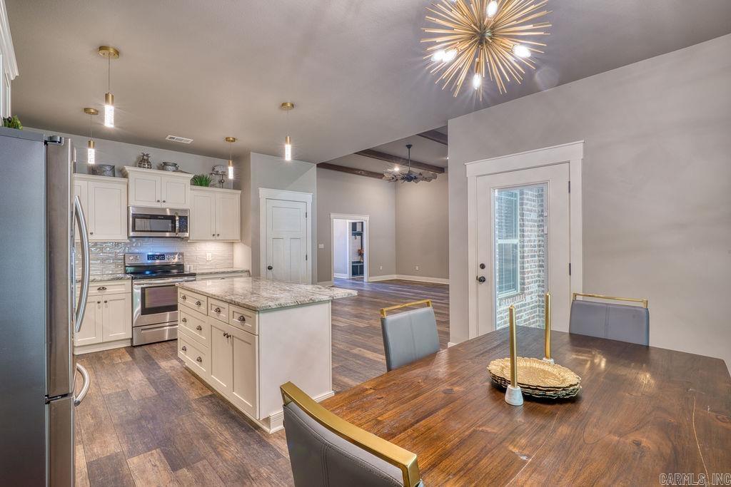 WHISPERING HILLS - Residential