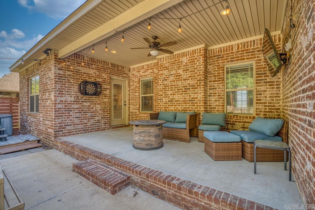 WHISPERING HILLS - Residential